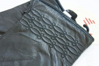 Черные удобные женские перчатки из натуральной кожи