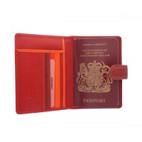 Кожаная обложка для паспорта Visconti rb75 red m