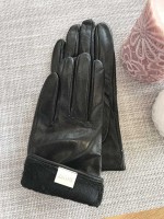 Женские кожаные перчатки Shust Gloves чёрные 747s1 S