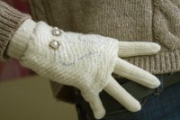 Вязаные белые женские перчатки-митенки Shust Gloves
