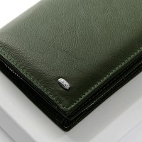 Женский кожаный кошелек Classik  DR. BOND WMB-3M green