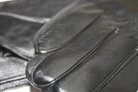 Женские кожаные перчатки Shust Gloves чёрные 2201 S