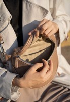 Кожаная поясная сумка/ кроссбоди Vacation карамель TW-VACATION-CARAMEL