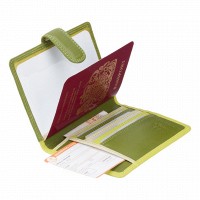 Кожаная обложка для паспорта Visconti rb75 lime m