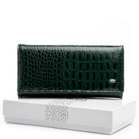 Женский лаковый кожаный кошелек PE DR. BOND PEW1-V-2 green