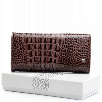 Женский лаковый кожаный кошелек PE DR. BOND PEW501 brown