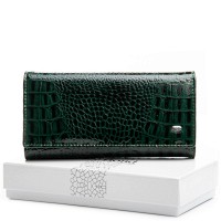 Женский лаковый кожаный кошелек PE DR. BOND PEW1-V green