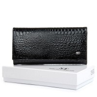 Женский кожаный лаковый кошелек SERGIO TORRETTI FEW501 black